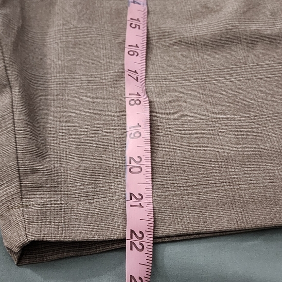 Travis Mathew Grommet Men's Size 40 Textured PinStripe Golf Shorts Khaki Brown - Picture 10 of 11